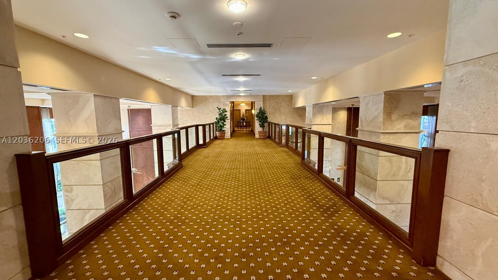 19501 W Country Clb Dr #1212 Aventura, FL 33180