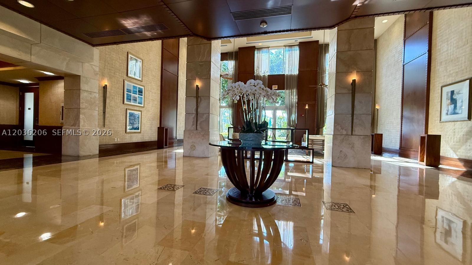 19501 W Country Clb Dr #1212 Aventura, FL 33180