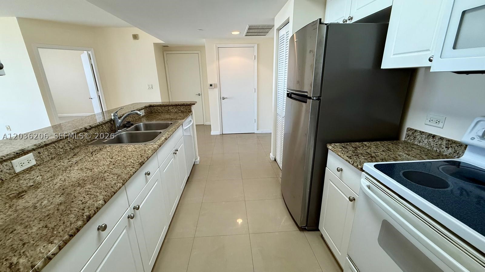 19501 W Country Clb Dr #1212 Aventura, FL 33180