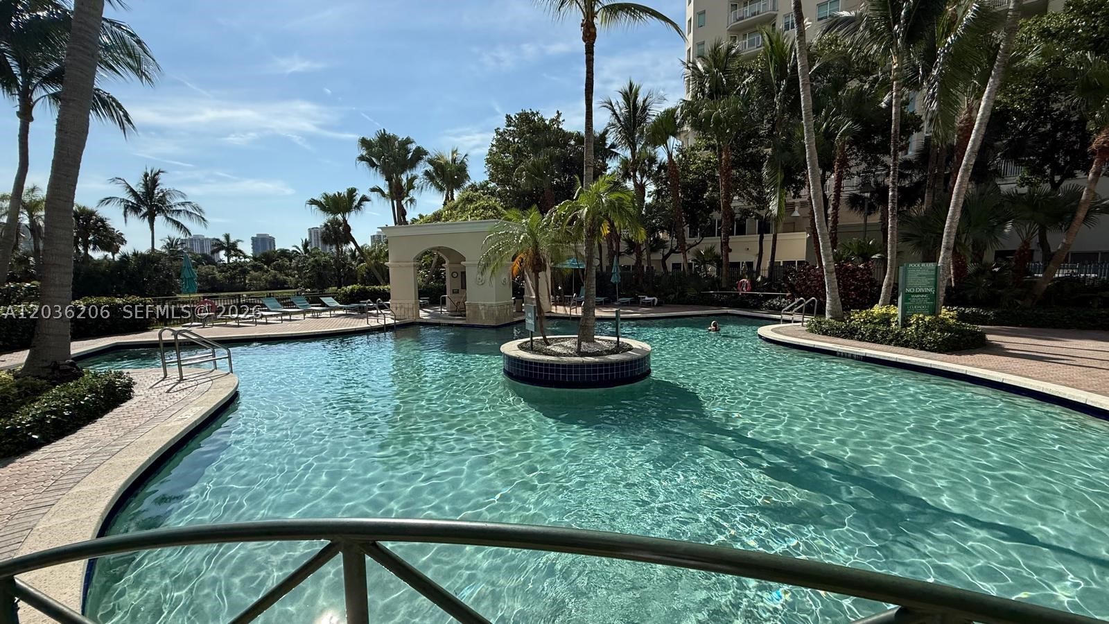 19501 W Country Clb Dr #1212 Aventura, FL 33180