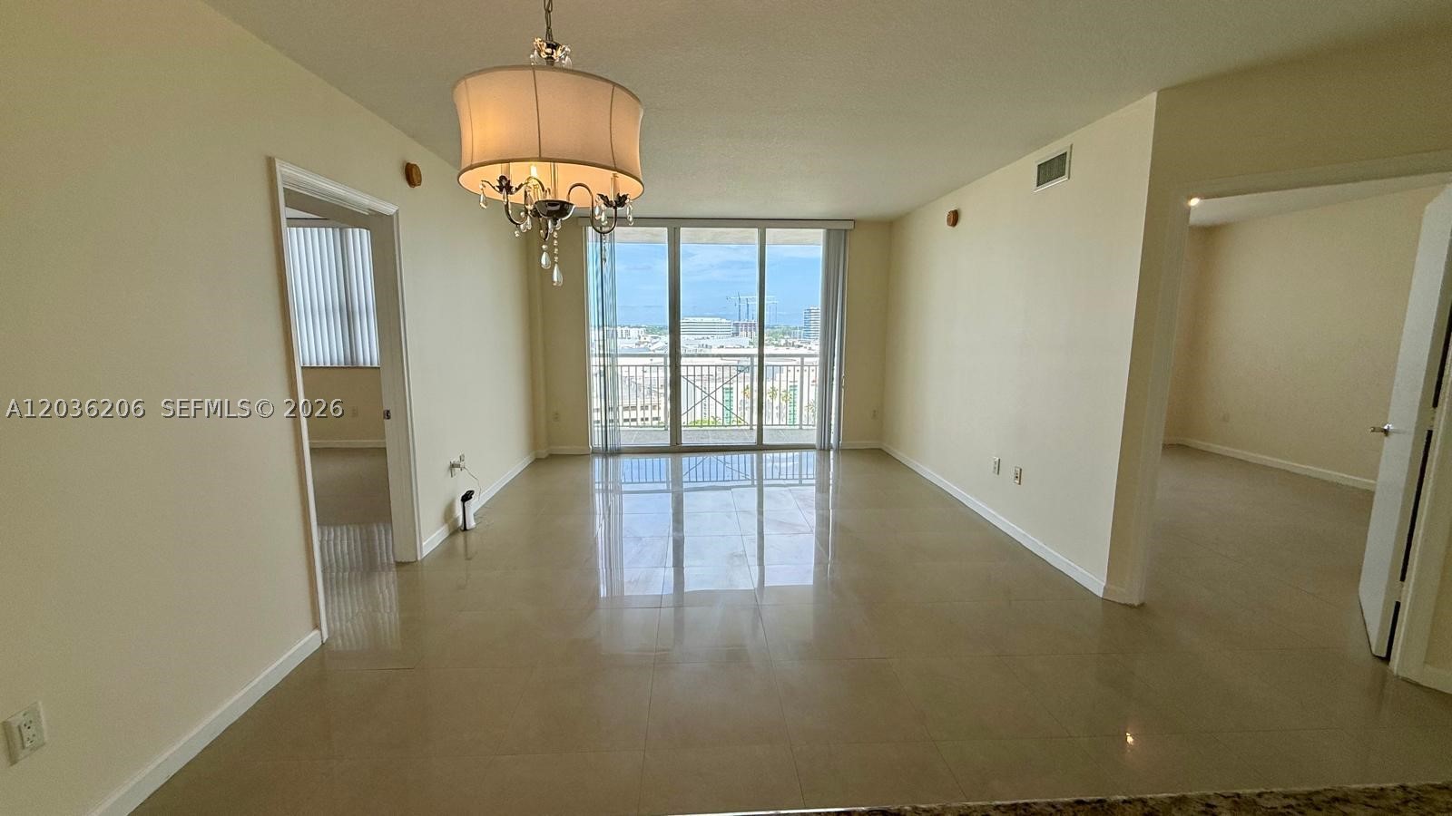19501 W Country Clb Dr #1212 Aventura, FL 33180