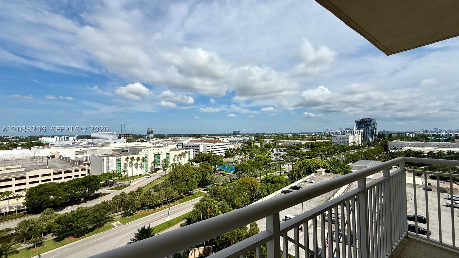 19501 W Country Clb Dr #1212 Aventura, FL 33180