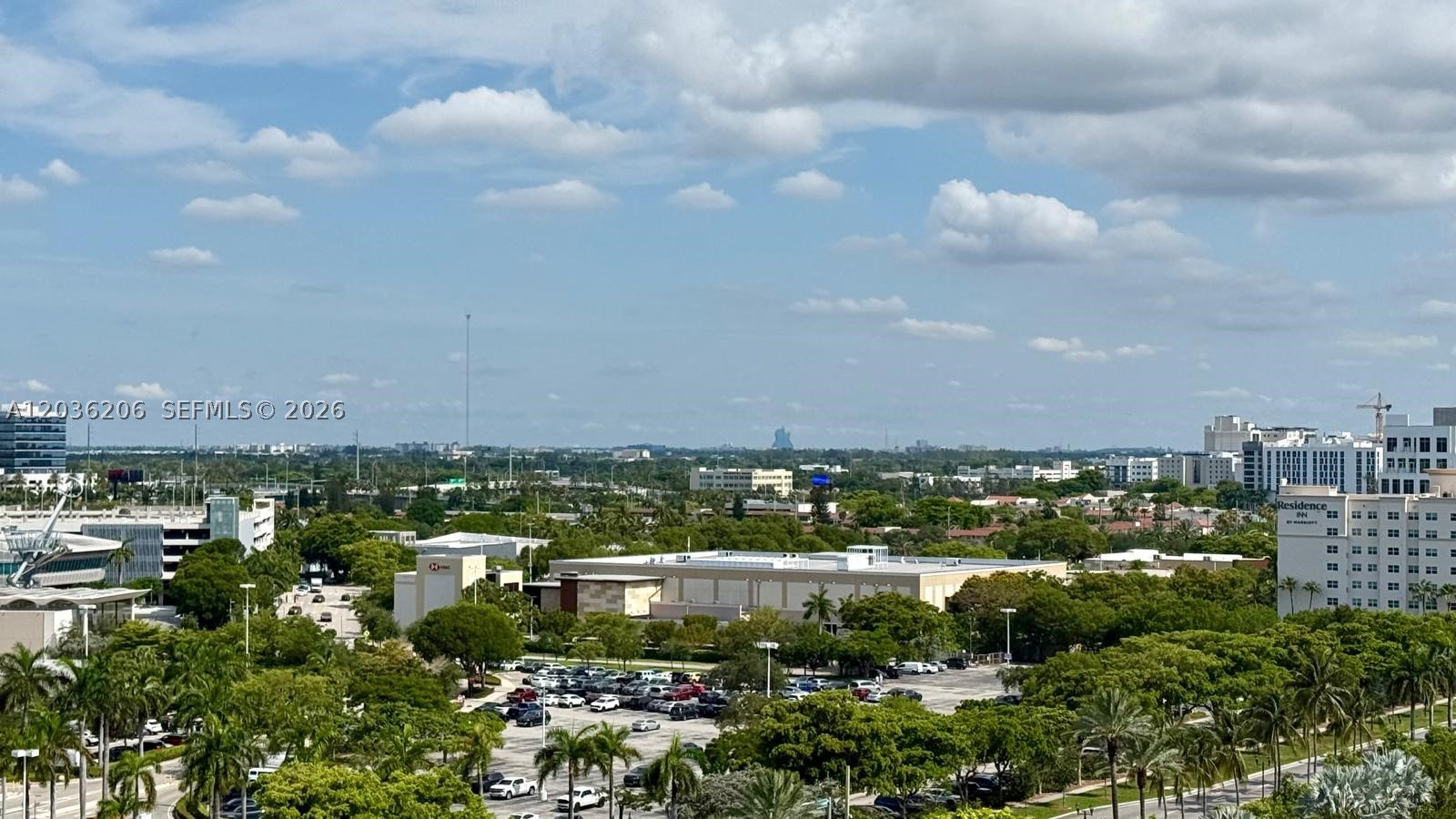 19501 W Country Clb Dr #1212 Aventura, FL 33180