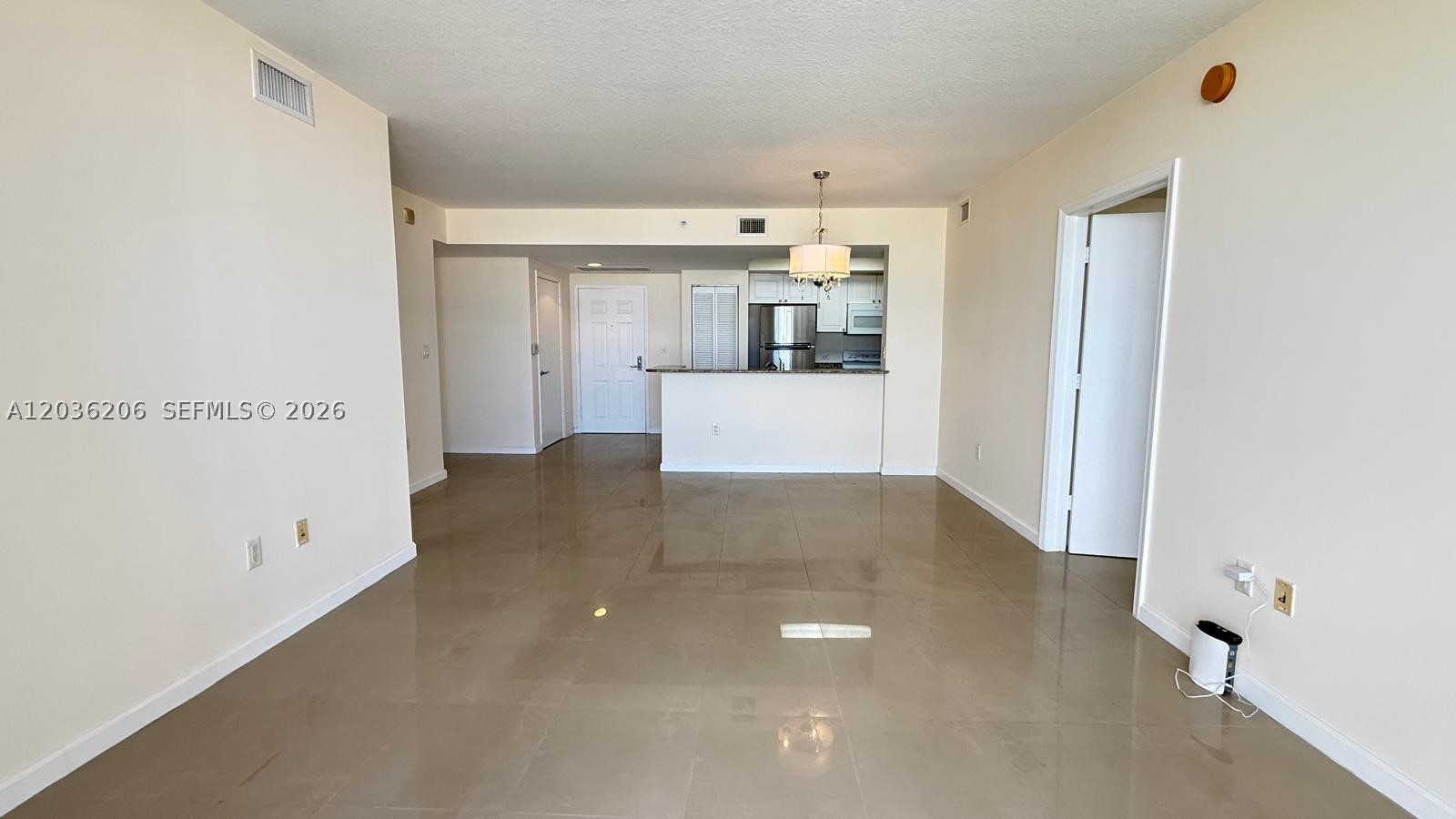 19501 W Country Clb Dr #1212 Aventura, FL 33180