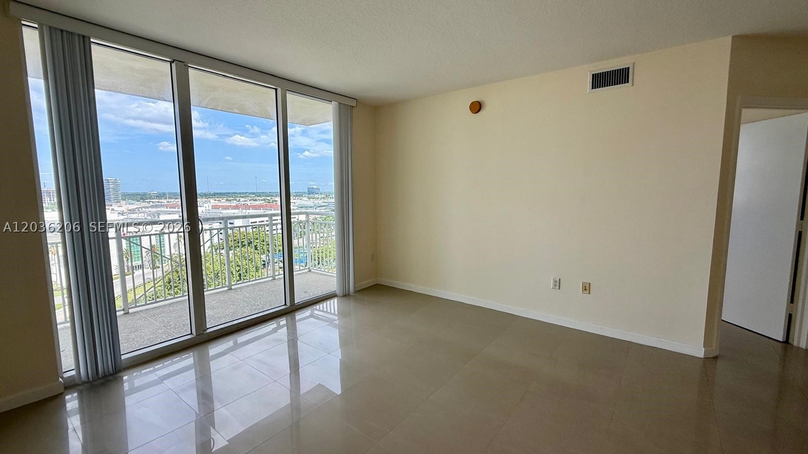 19501 W Country Clb Dr #1212 Aventura, FL 33180