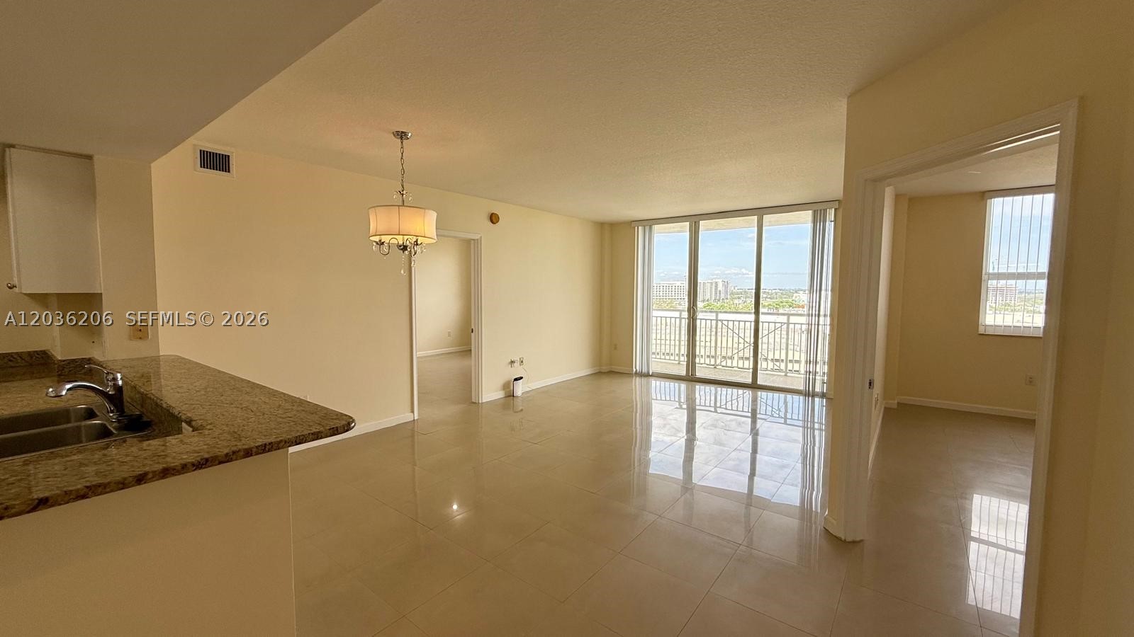 19501 W Country Clb Dr #1212 Aventura, FL 33180