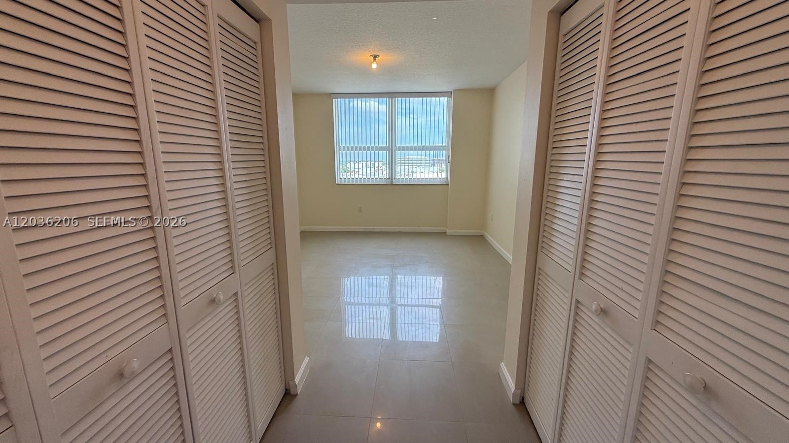 19501 W Country Clb Dr #1212 Aventura, FL 33180