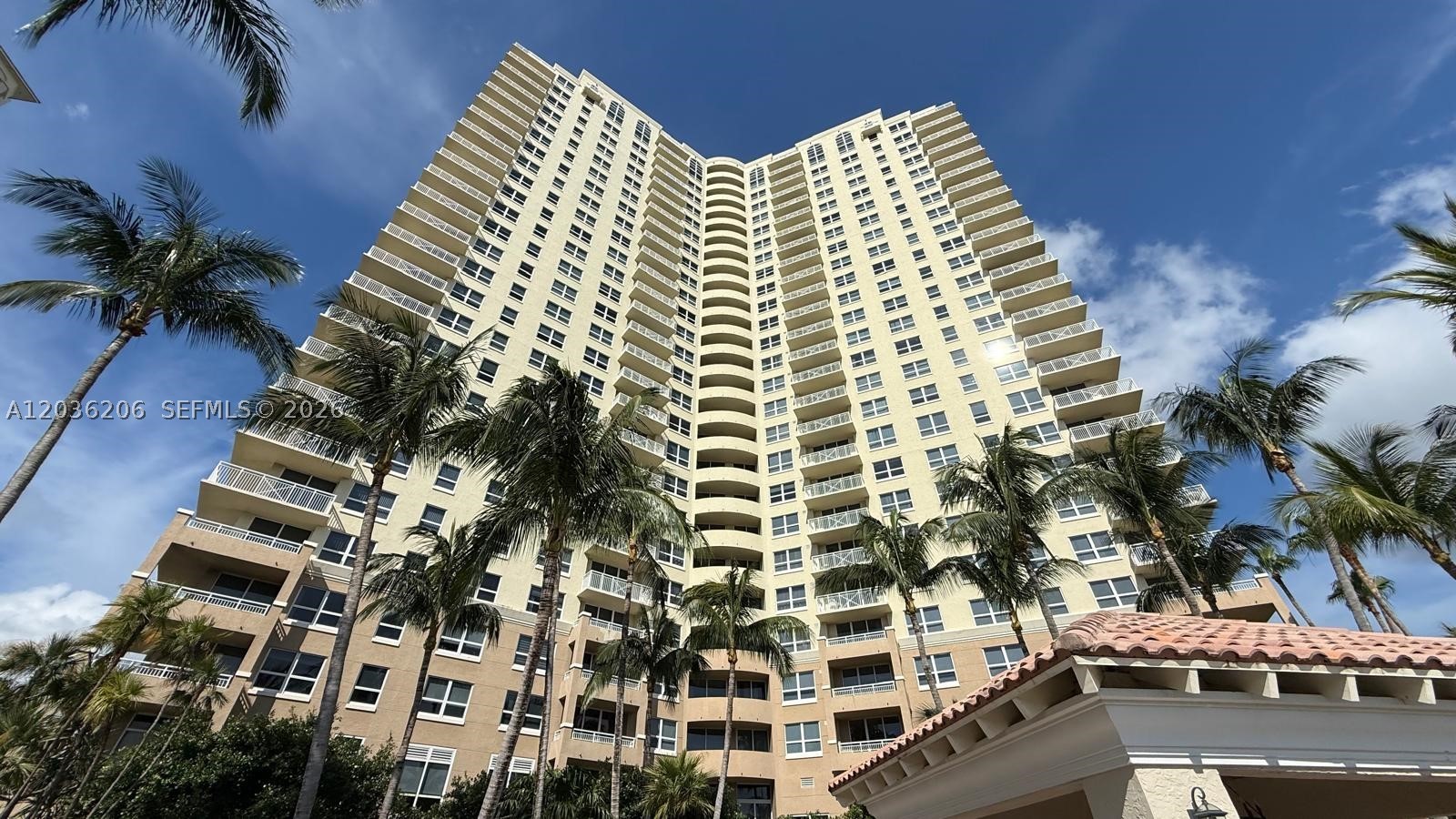 19501 W Country Clb Dr #1212 Aventura, FL 33180