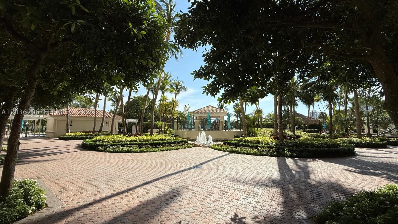 19501 W Country Clb Dr #1212 Aventura, FL 33180