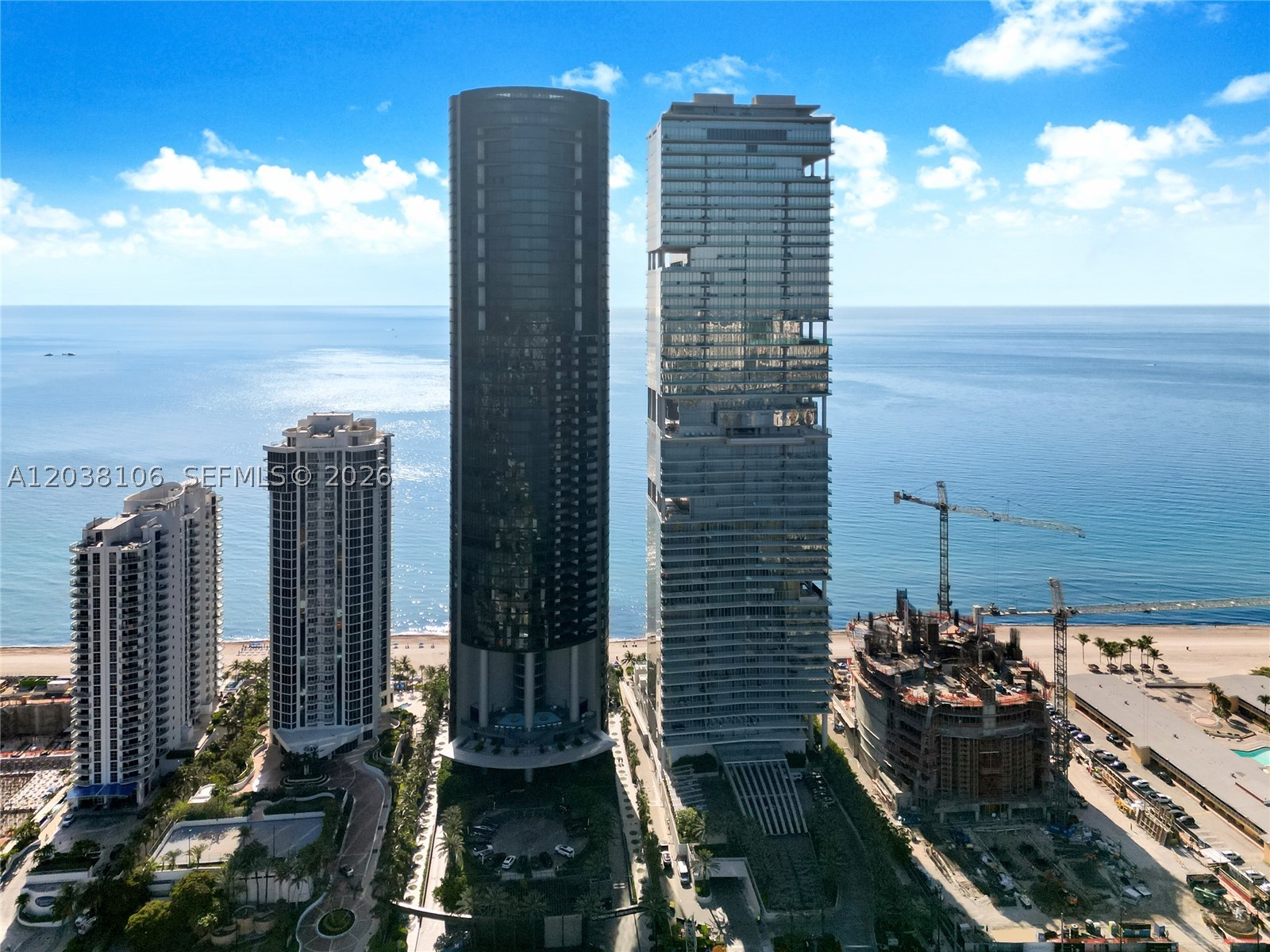 image Porsche Design Tower12
