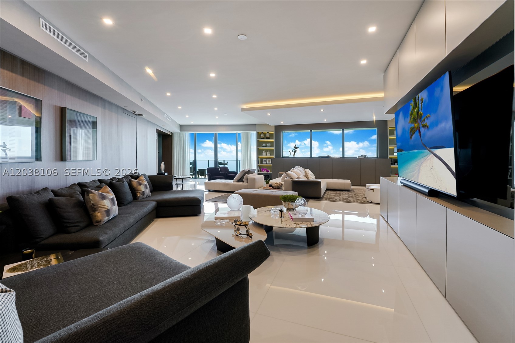 image Porsche Design Tower16