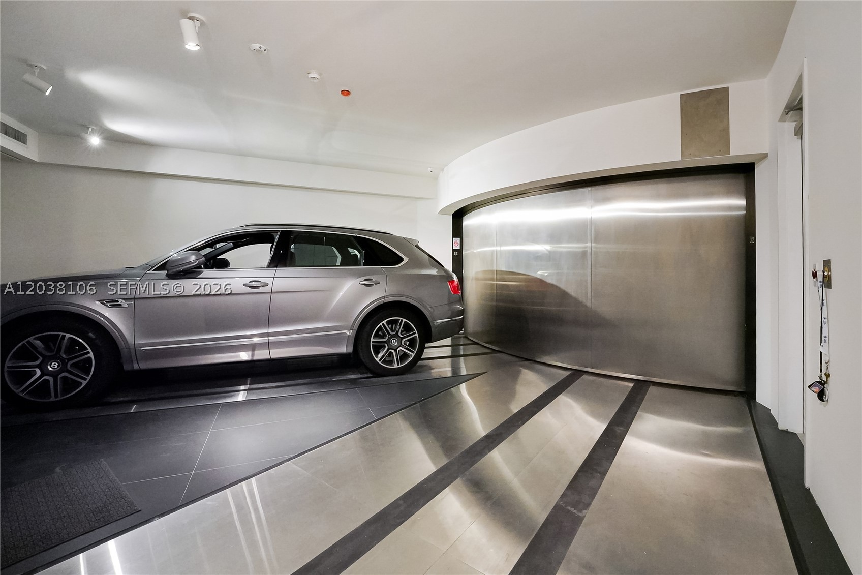 image Porsche Design Tower36