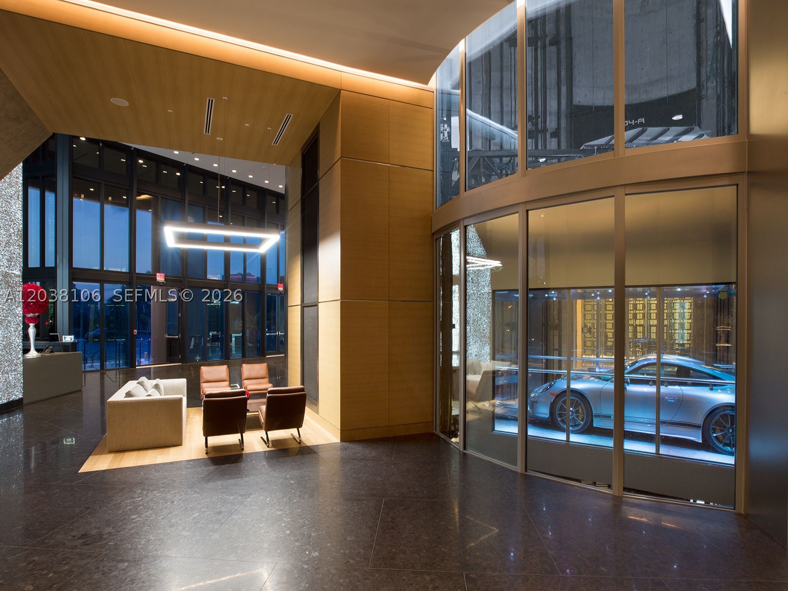image Porsche Design Tower4