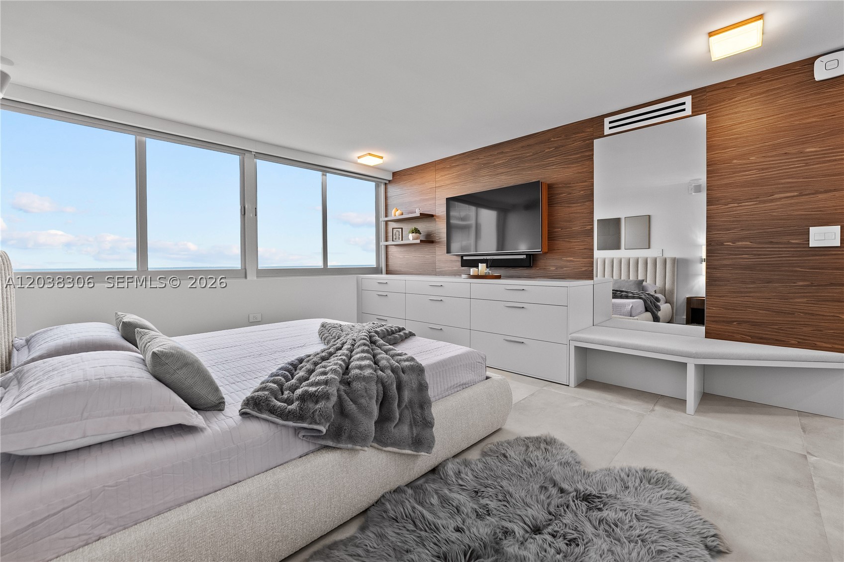 7135 Collins Ave #1216 Miami Beach, FL 33141