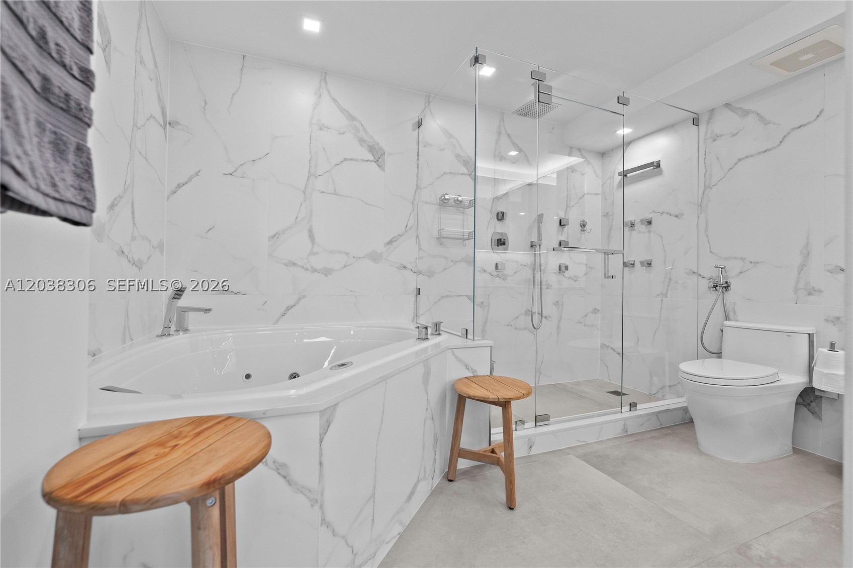 7135 Collins Ave #1216 Miami Beach, FL 33141