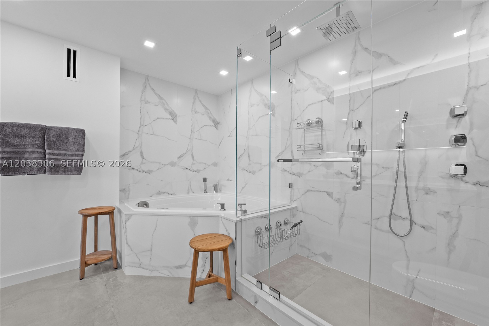 7135 Collins Ave #1216 Miami Beach, FL 33141