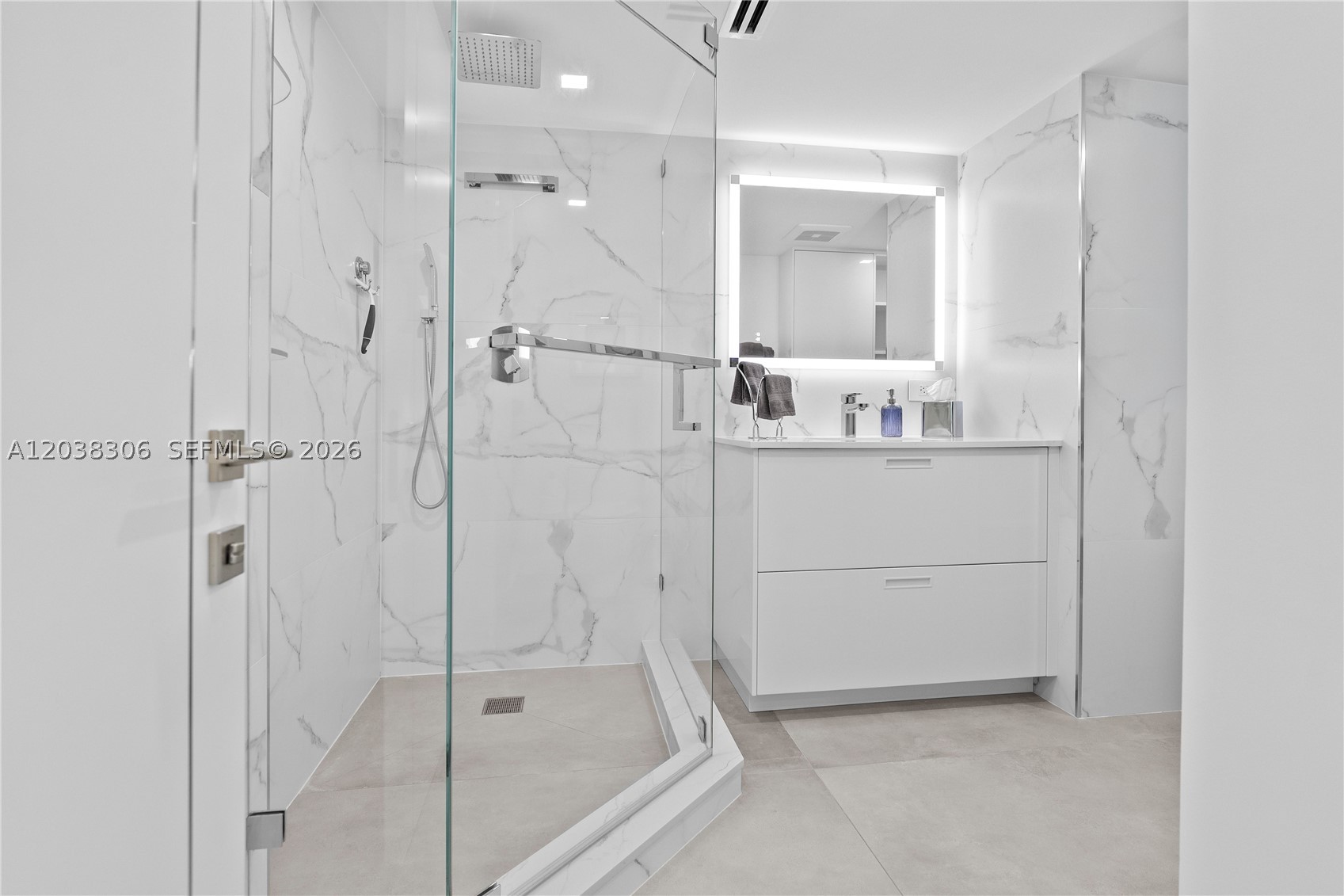 7135 Collins Ave #1216 Miami Beach, FL 33141