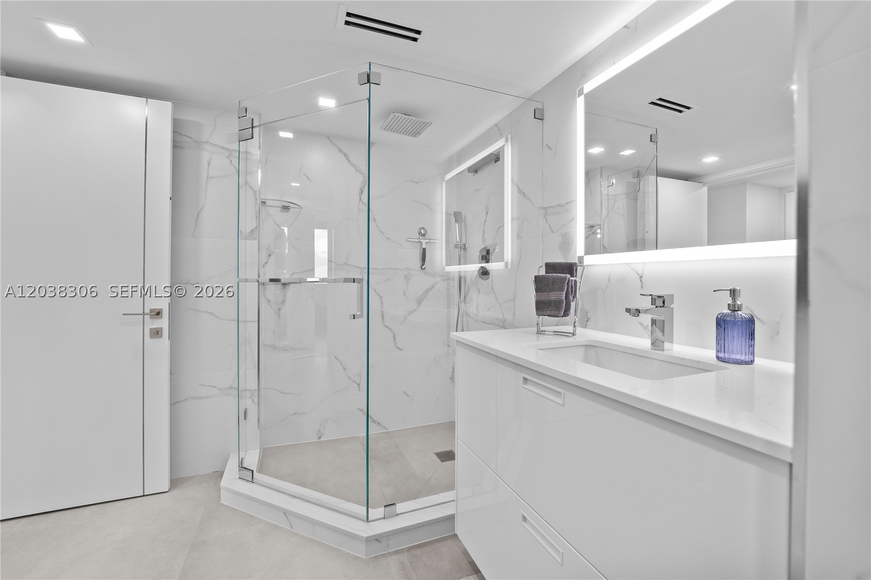 7135 Collins Ave #1216 Miami Beach, FL 33141