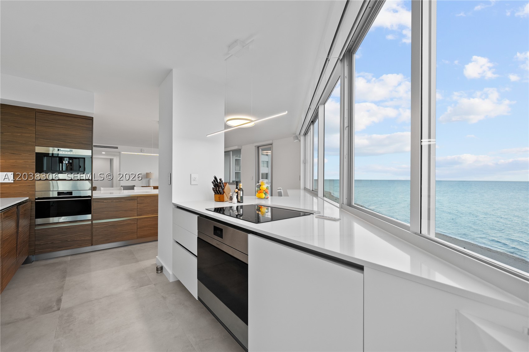 7135 Collins Ave #1216 Miami Beach, FL 33141