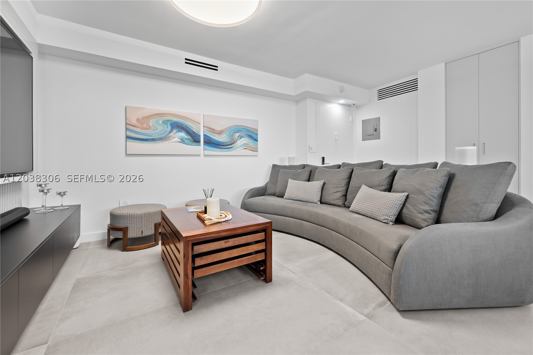 7135 Collins Ave #1216 Miami Beach, FL 33141