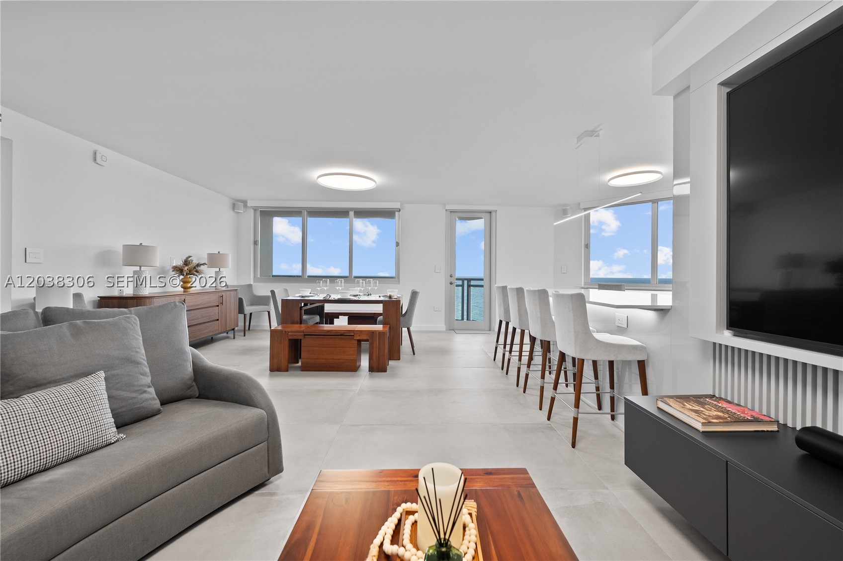 7135 Collins Ave #1216 Miami Beach, FL 33141