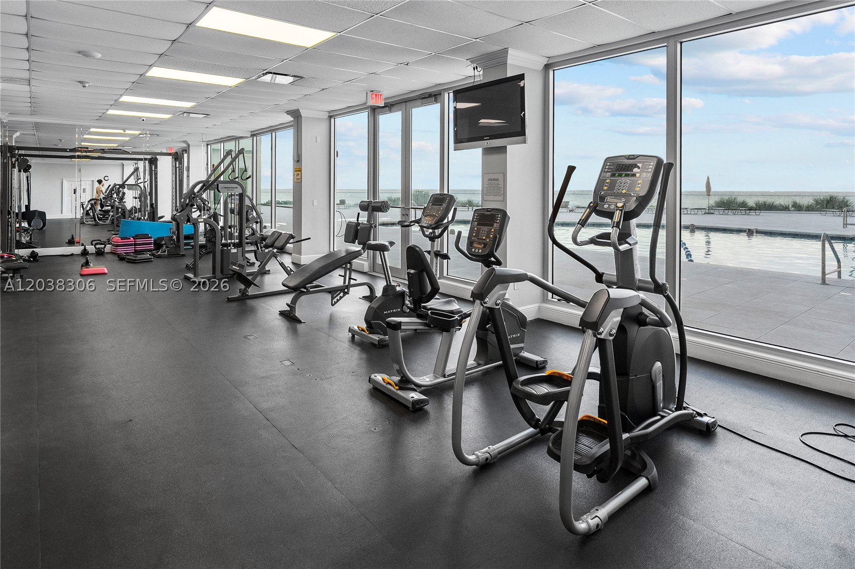 7135 Collins Ave #1216 Miami Beach, FL 33141
