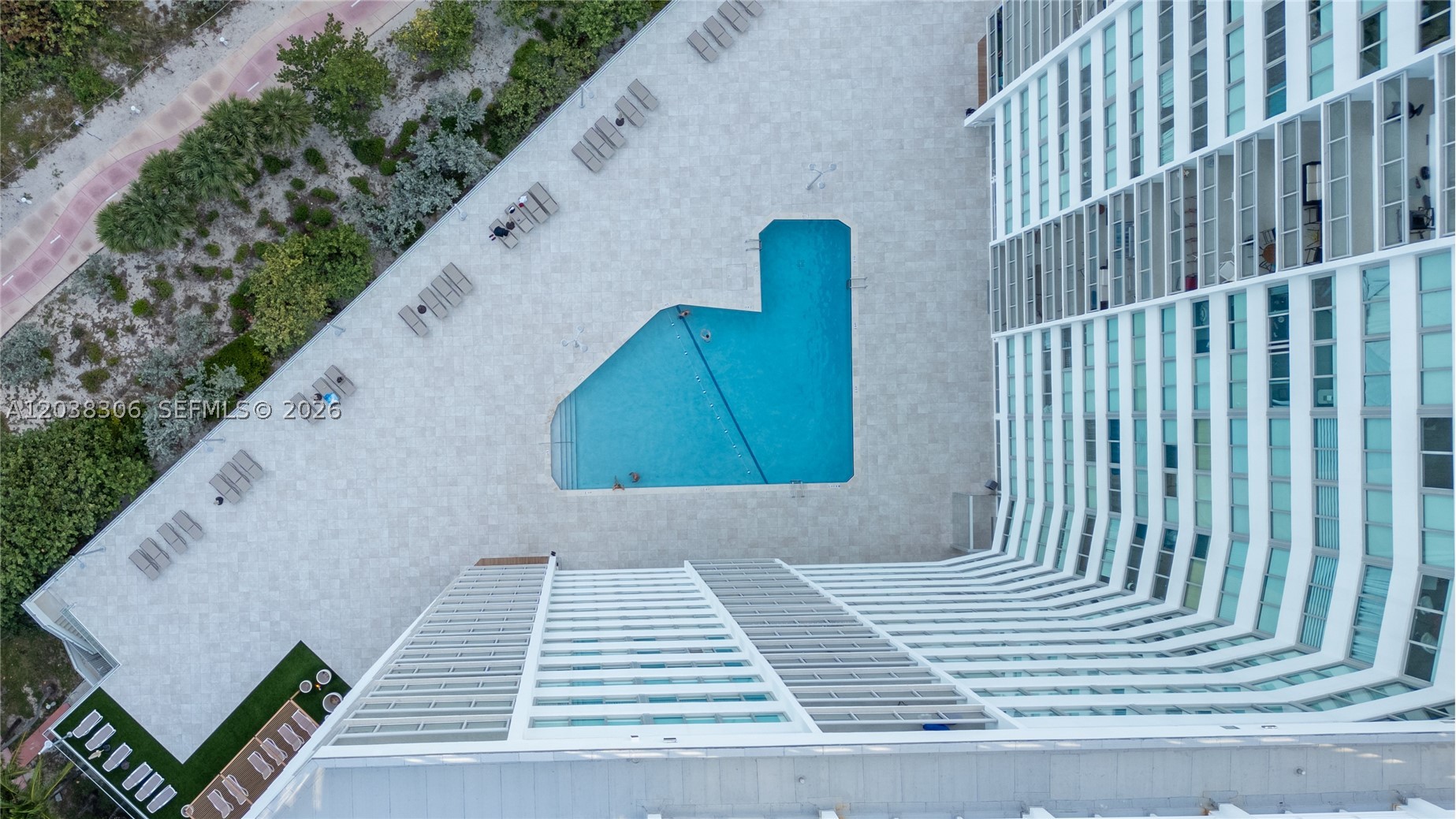7135 Collins Ave #1216 Miami Beach, FL 33141