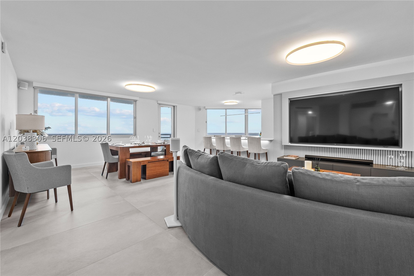 7135 Collins Ave #1216 Miami Beach, FL 33141