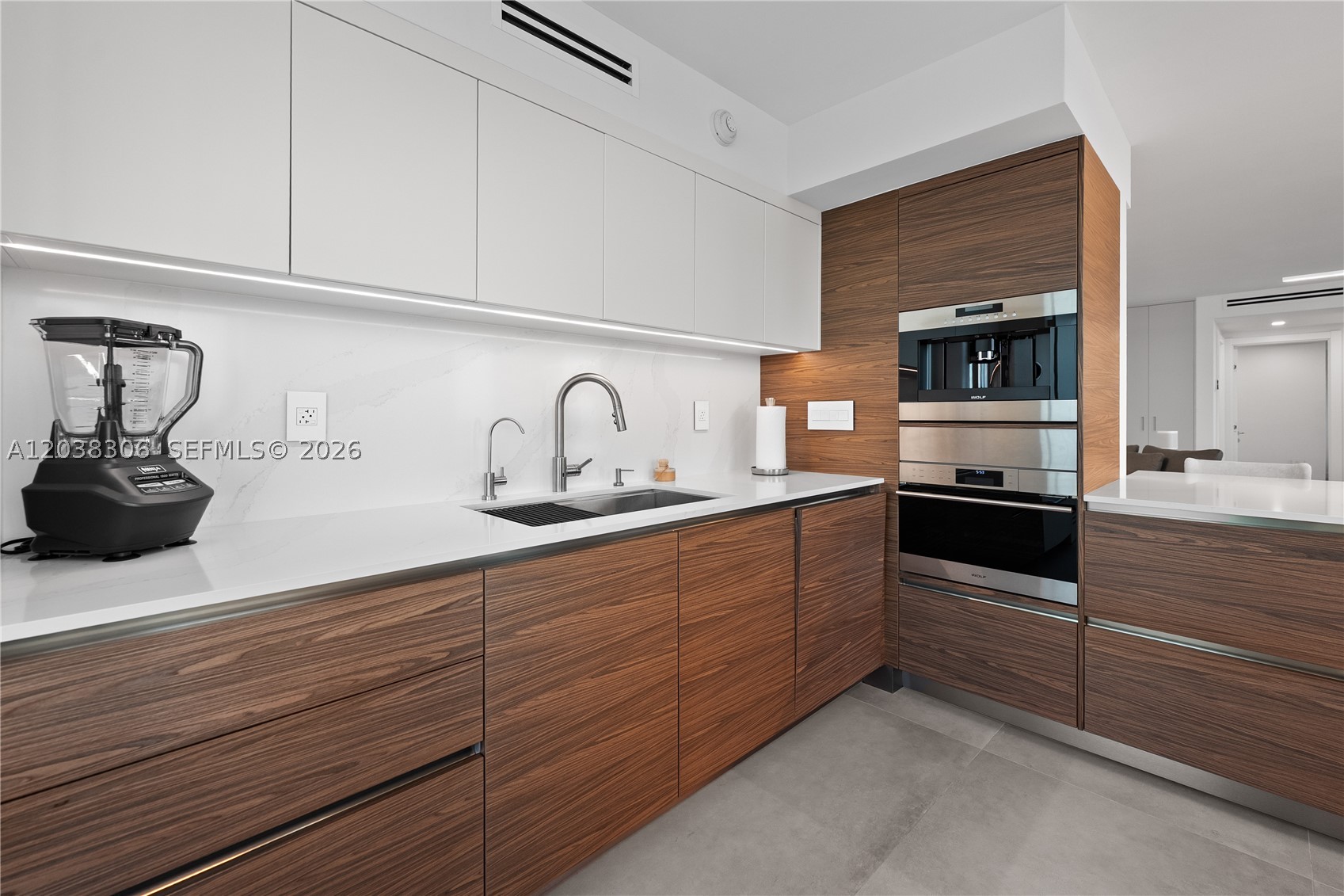 7135 Collins Ave #1216 Miami Beach, FL 33141