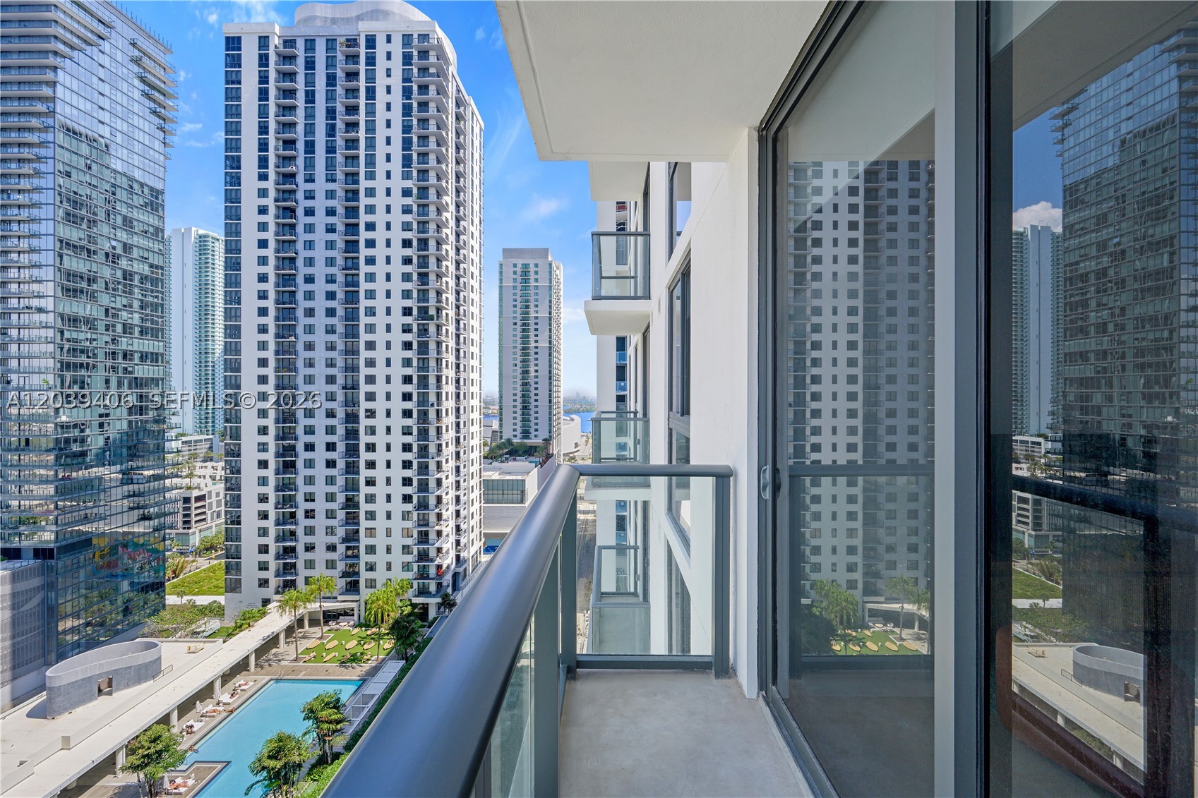 image The Crosby Miami Worldcenter11