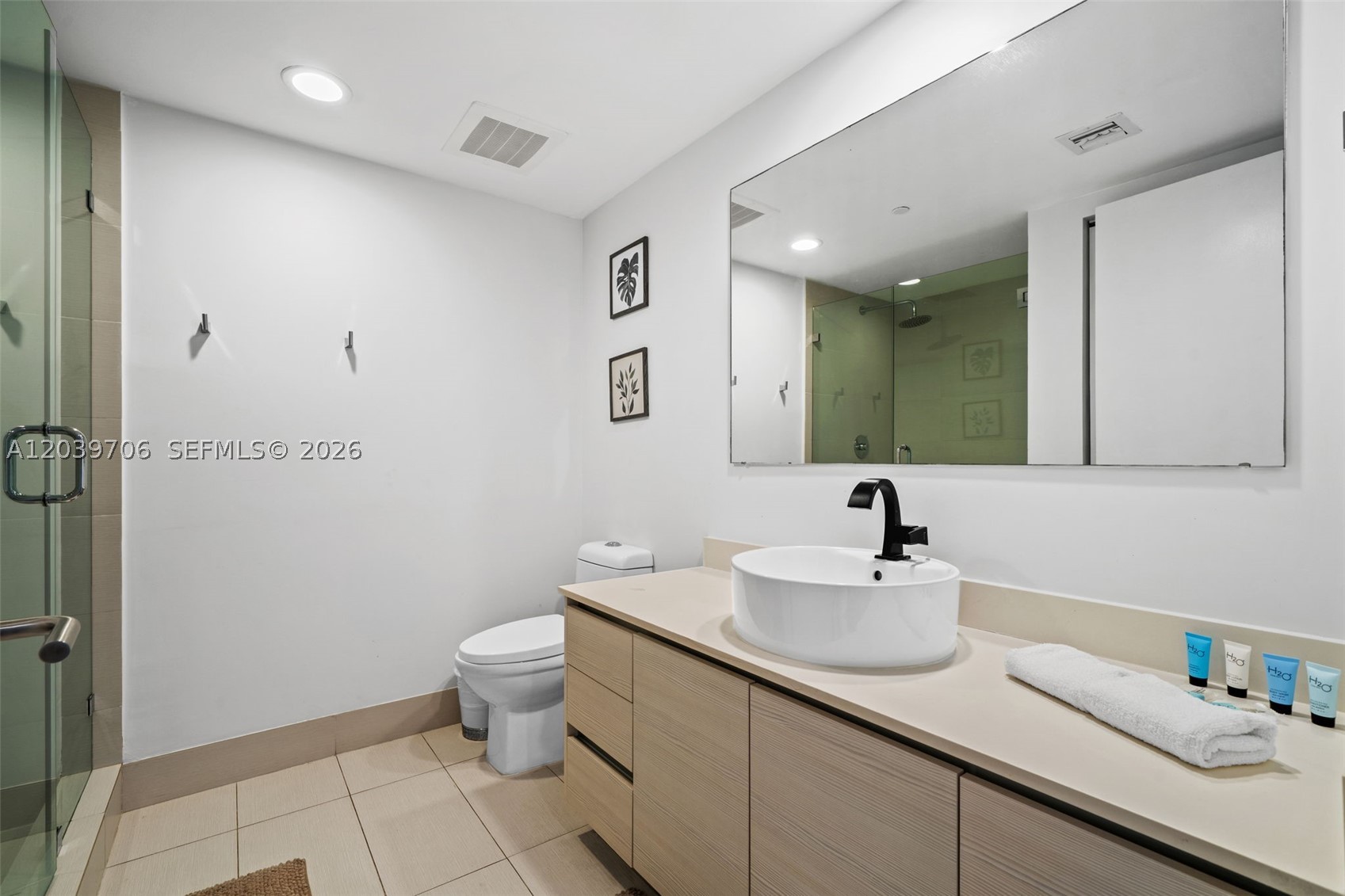 image Beachwalk Condominium15