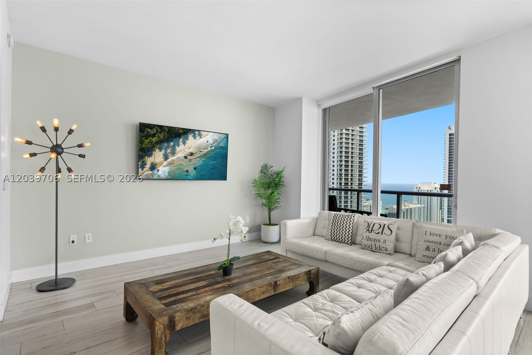 image Beachwalk Condominium4