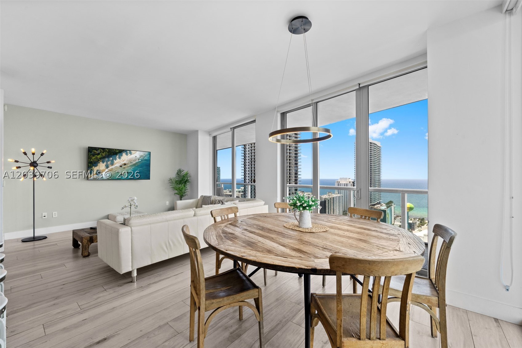 image Beachwalk Condominium7