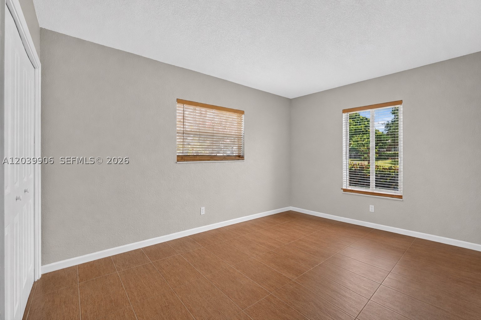 4831 NW 77th Ct Pompano Beach, FL 33073