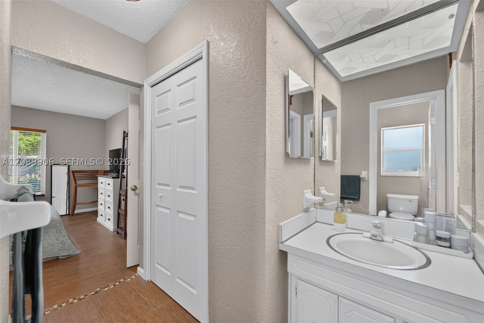 4831 NW 77th Ct Pompano Beach, FL 33073