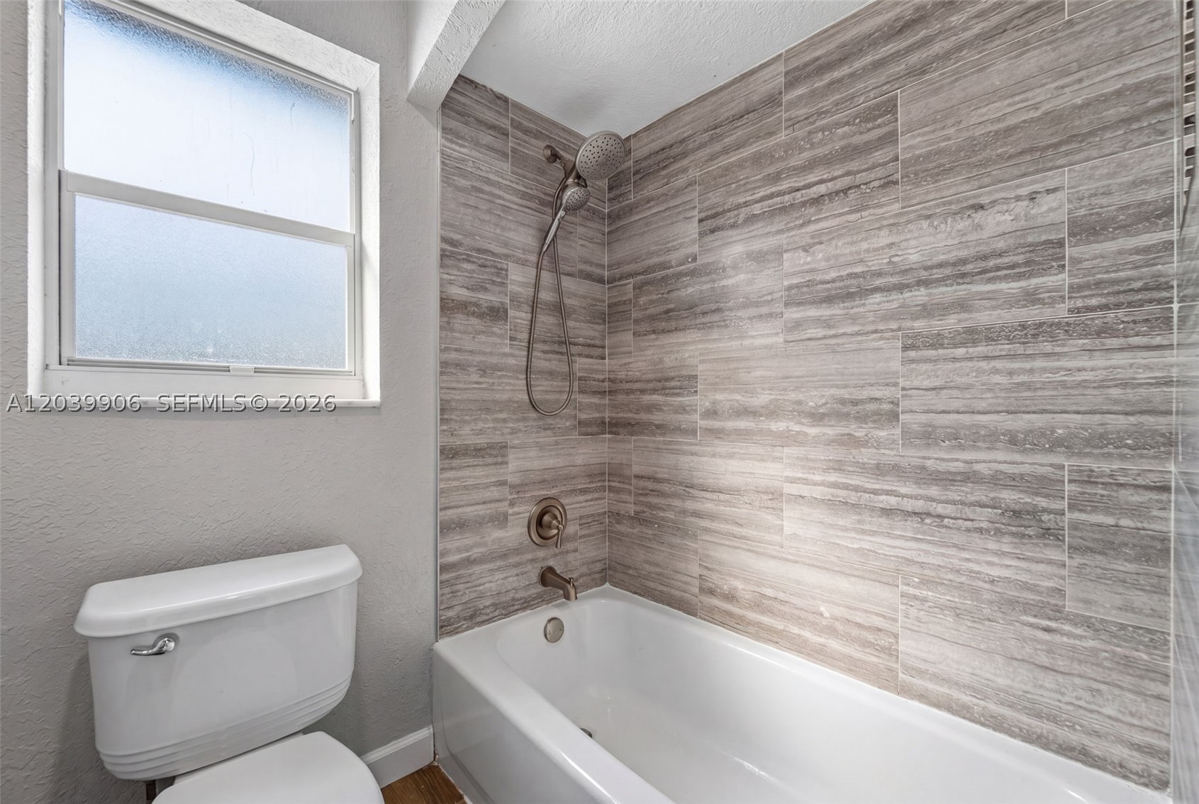 4831 NW 77th Ct Pompano Beach, FL 33073