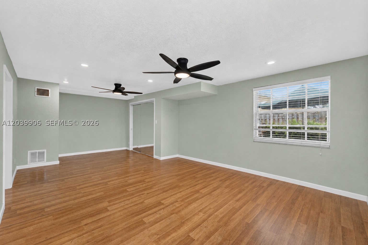 4831 NW 77th Ct Pompano Beach, FL 33073