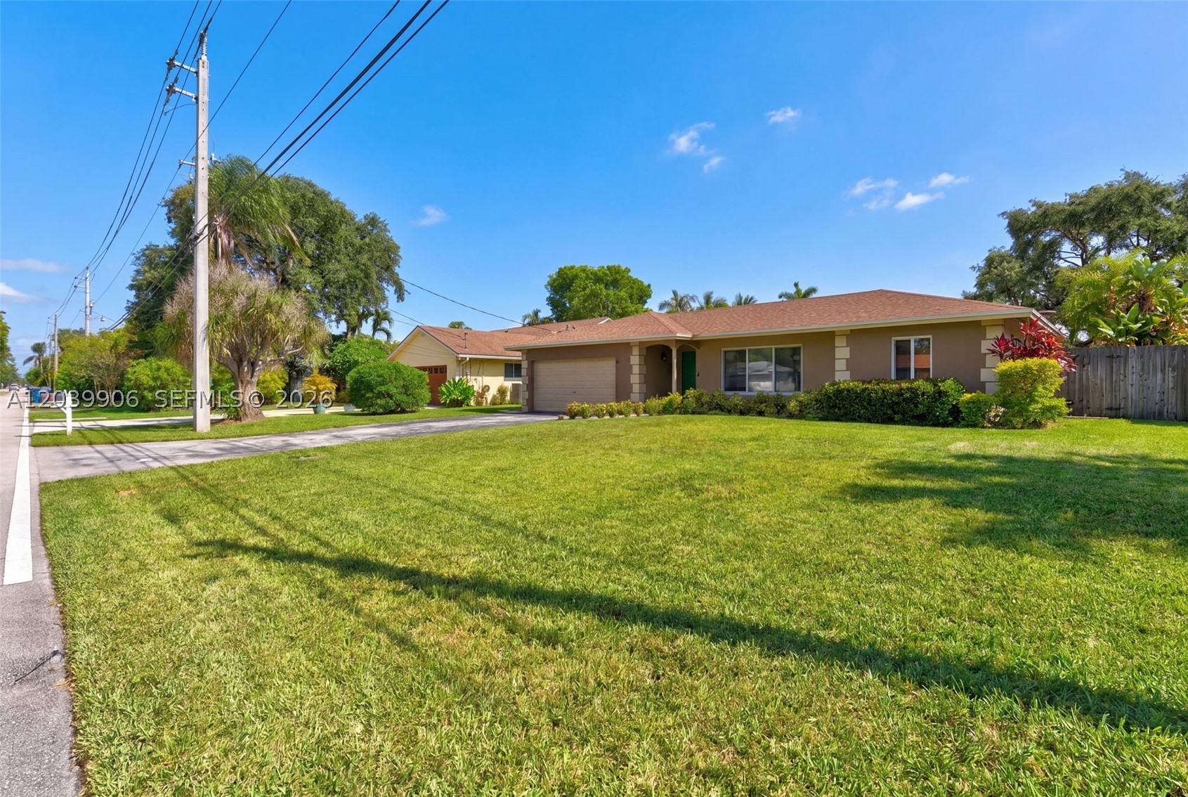 4831 NW 77th Ct Pompano Beach, FL 33073