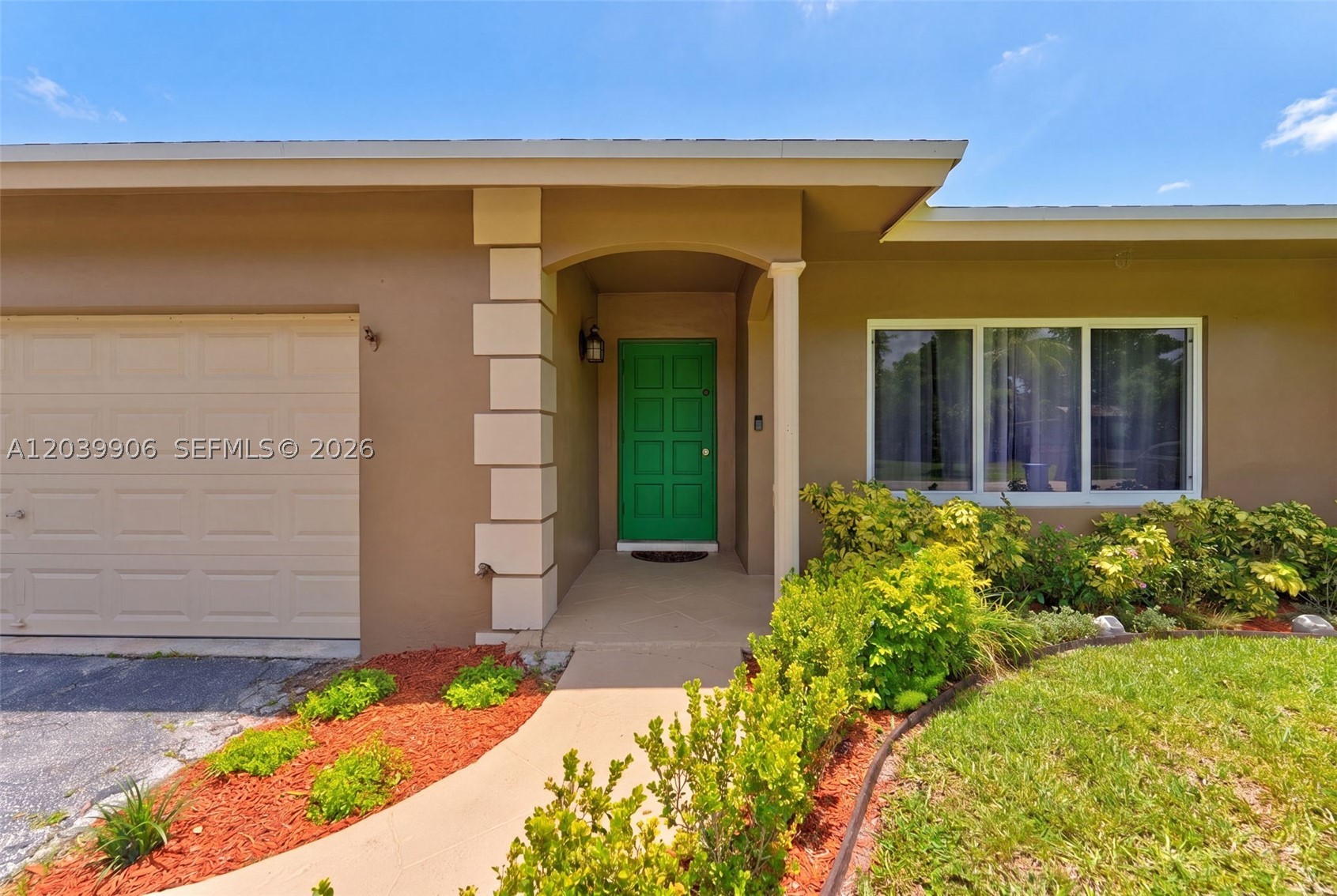 4831 NW 77th Ct Pompano Beach, FL 33073