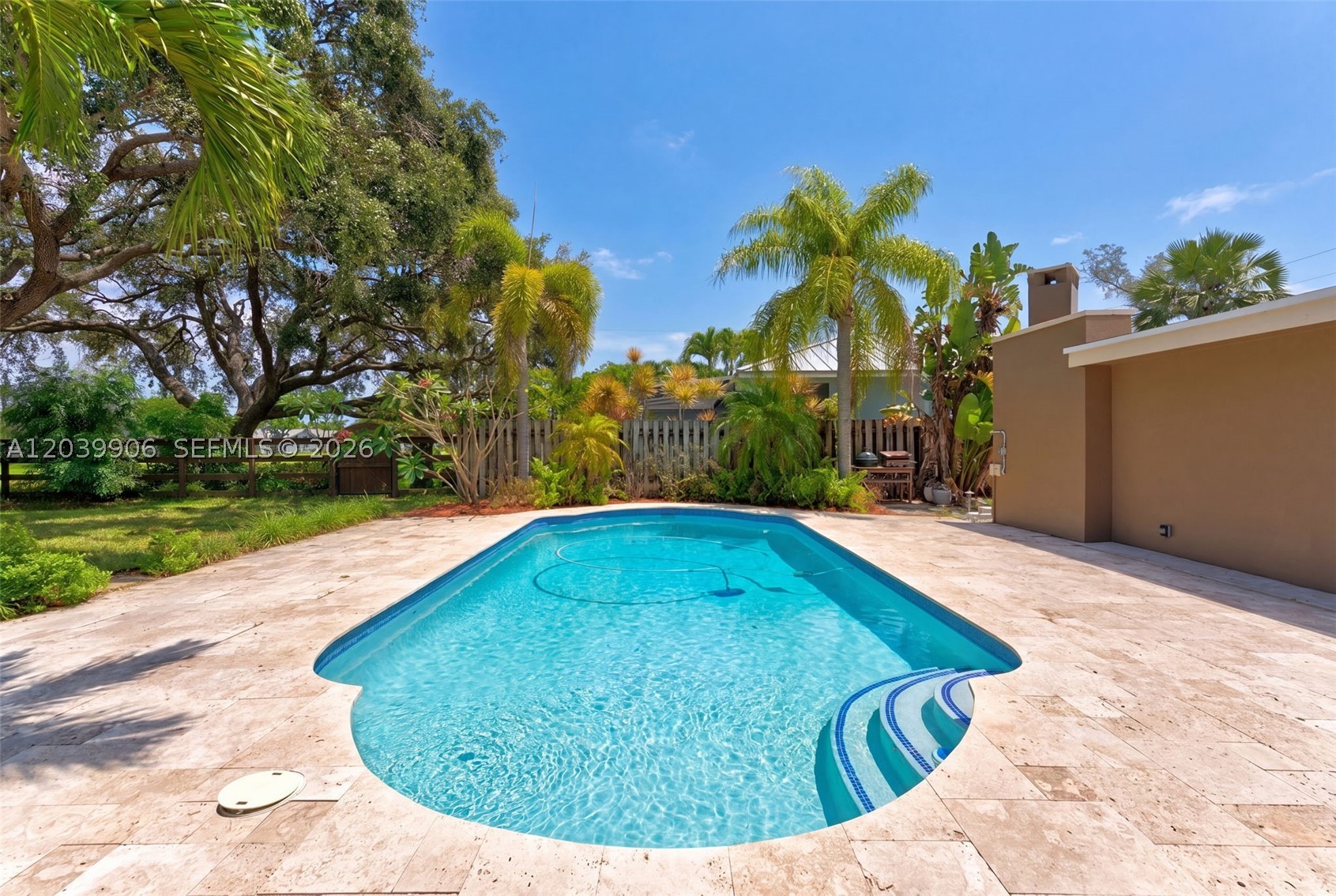 4831 NW 77th Ct Pompano Beach, FL 33073