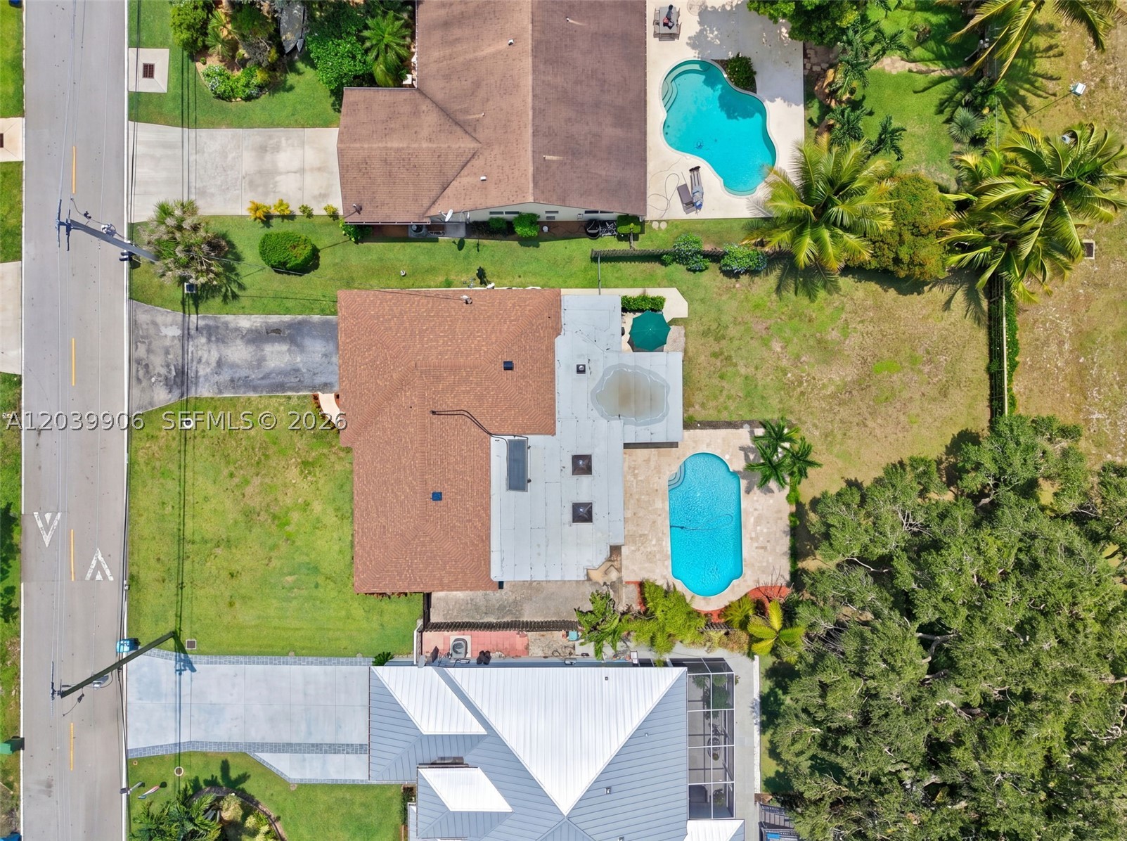 4831 NW 77th Ct Pompano Beach, FL 33073