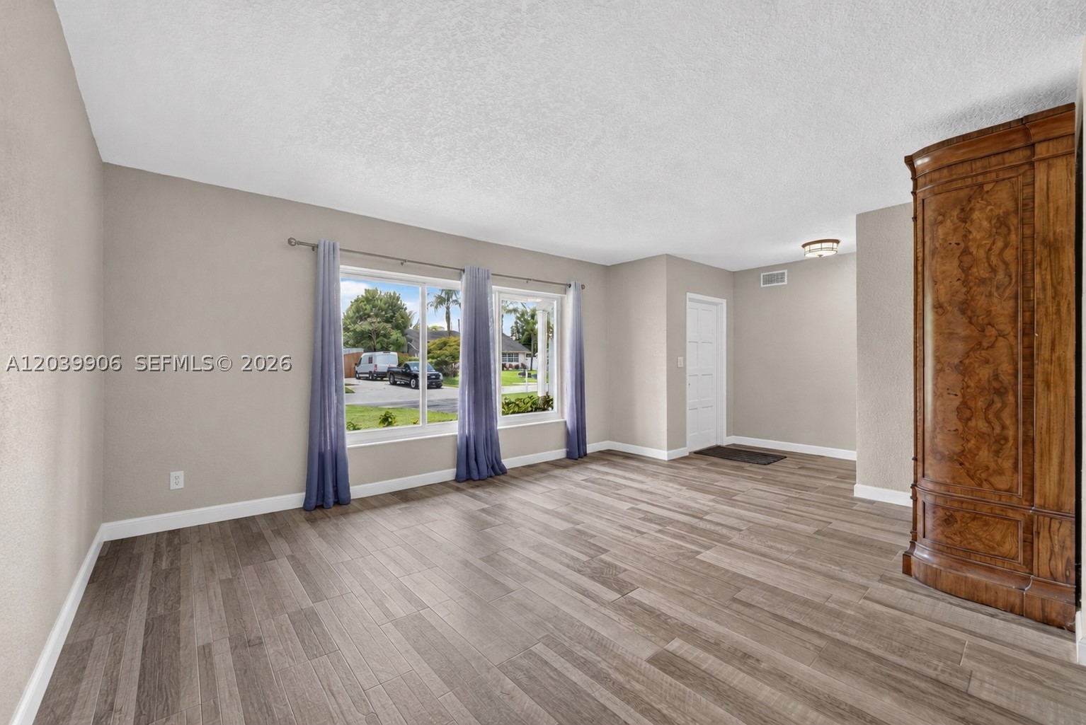 4831 NW 77th Ct Pompano Beach, FL 33073