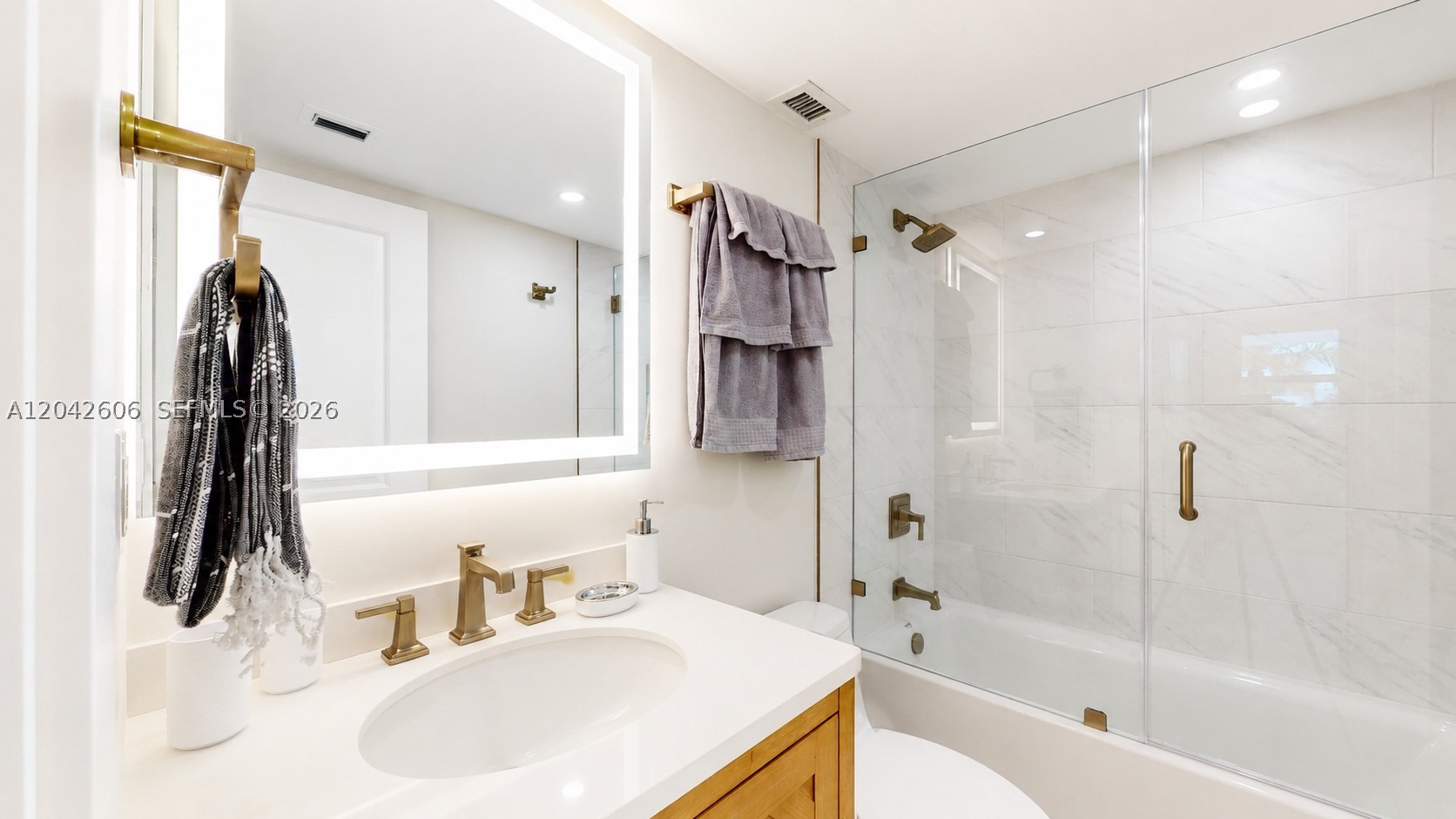 177 Ocean Ln Dr #213 Key Biscayne, FL 33149