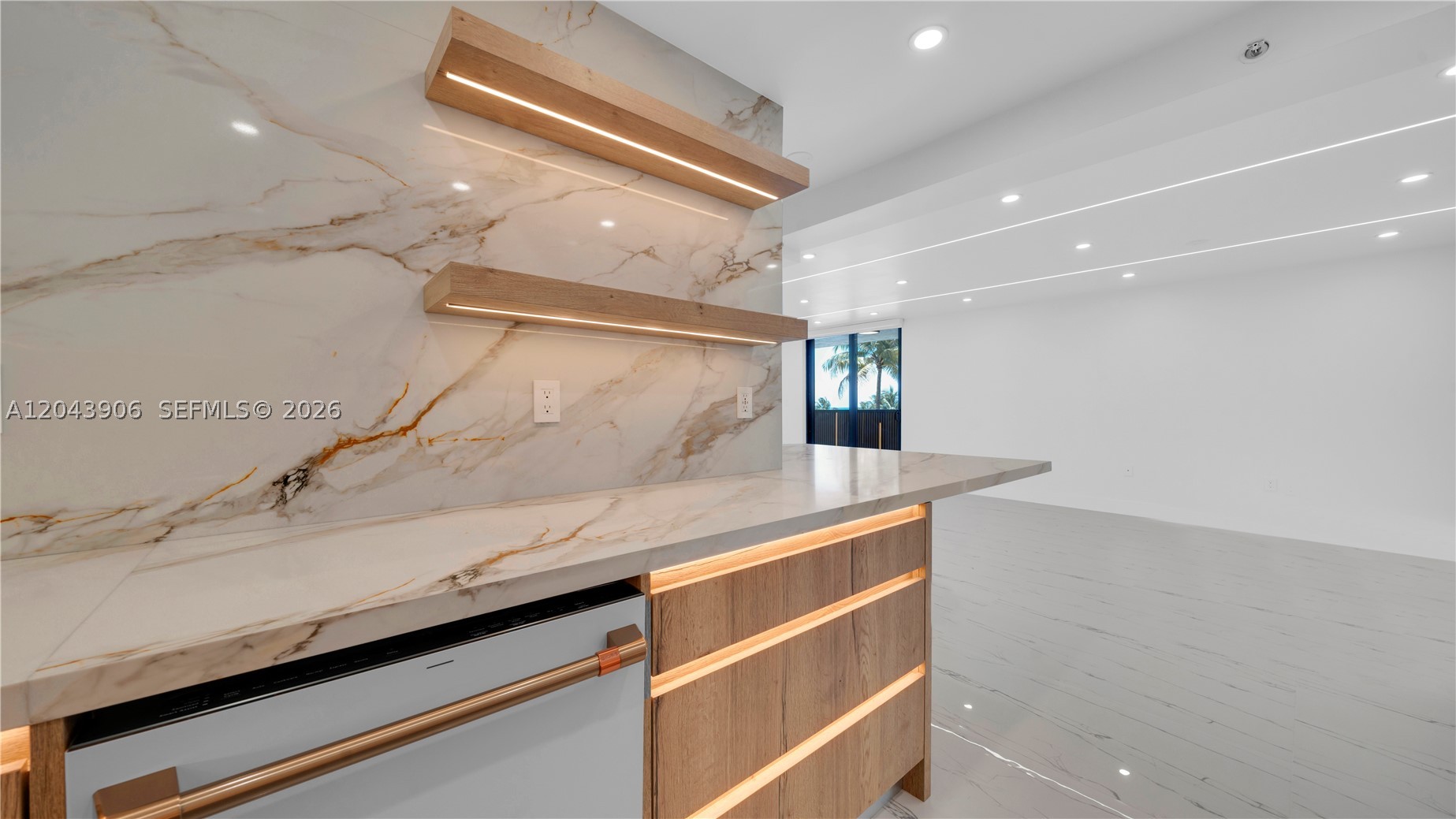 1623 Collins Ave #415 Miami Beach, FL 33139