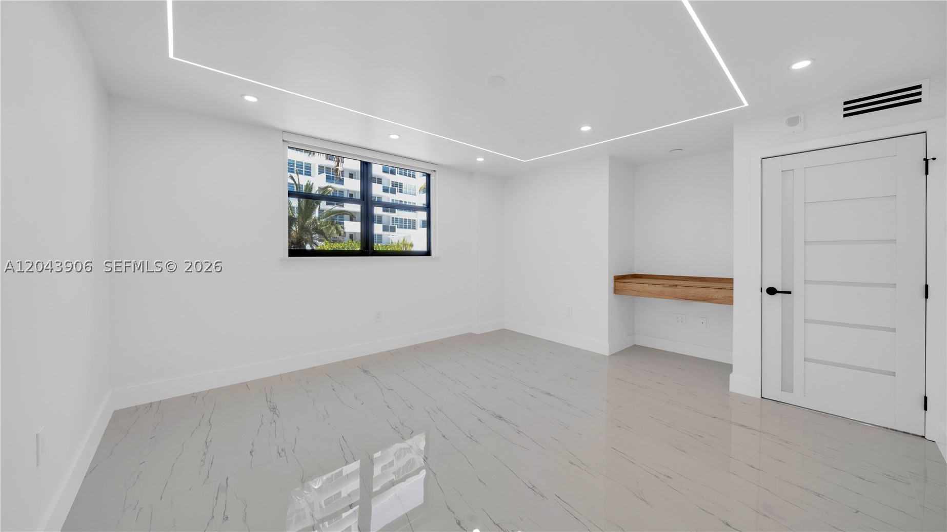 1623 Collins Ave #415 Miami Beach, FL 33139