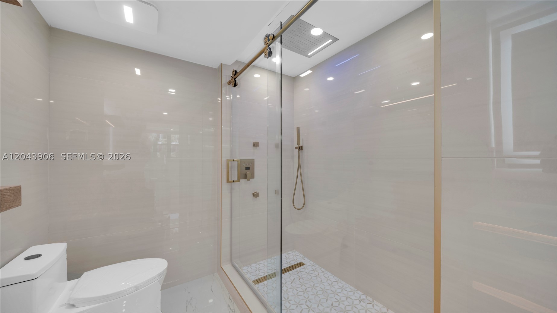 1623 Collins Ave #415 Miami Beach, FL 33139