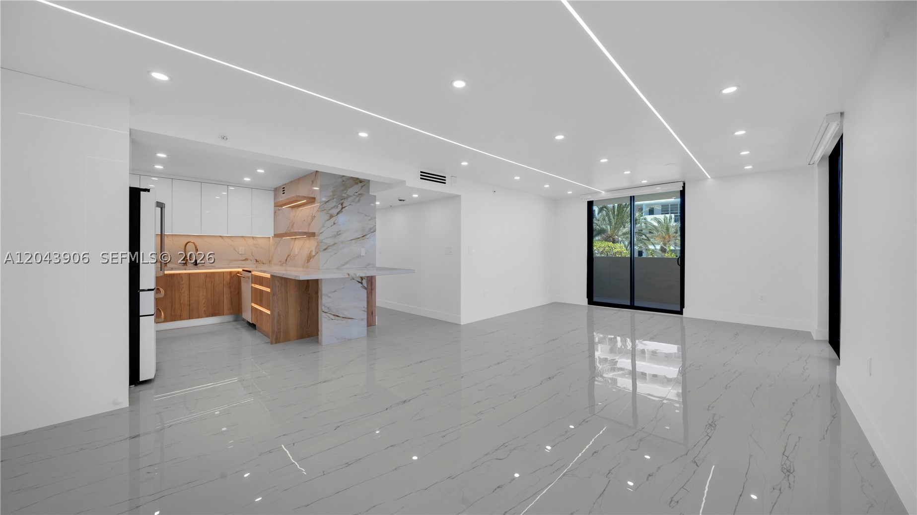 1623 Collins Ave #415 Miami Beach, FL 33139