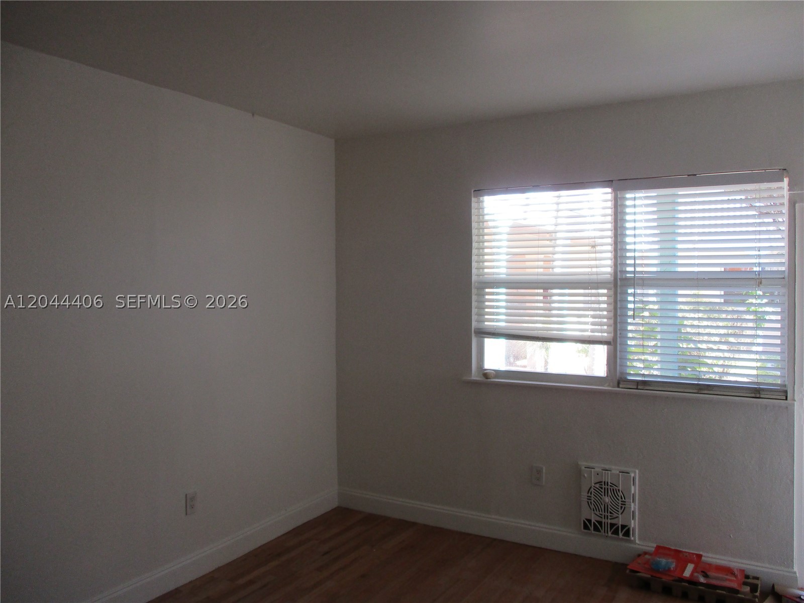 736 13th St Miami Beach, FL 33139