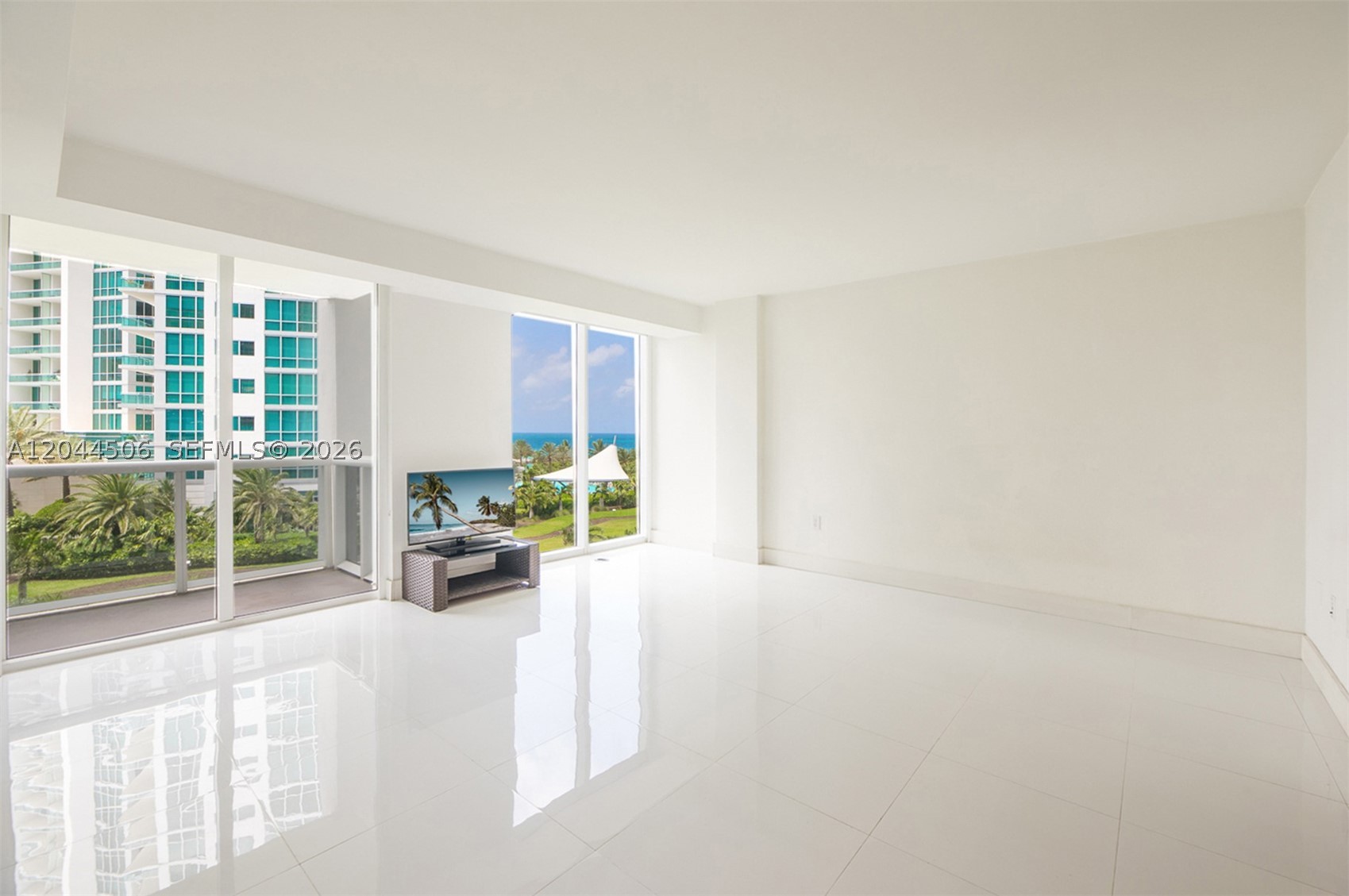 image Harbour House6