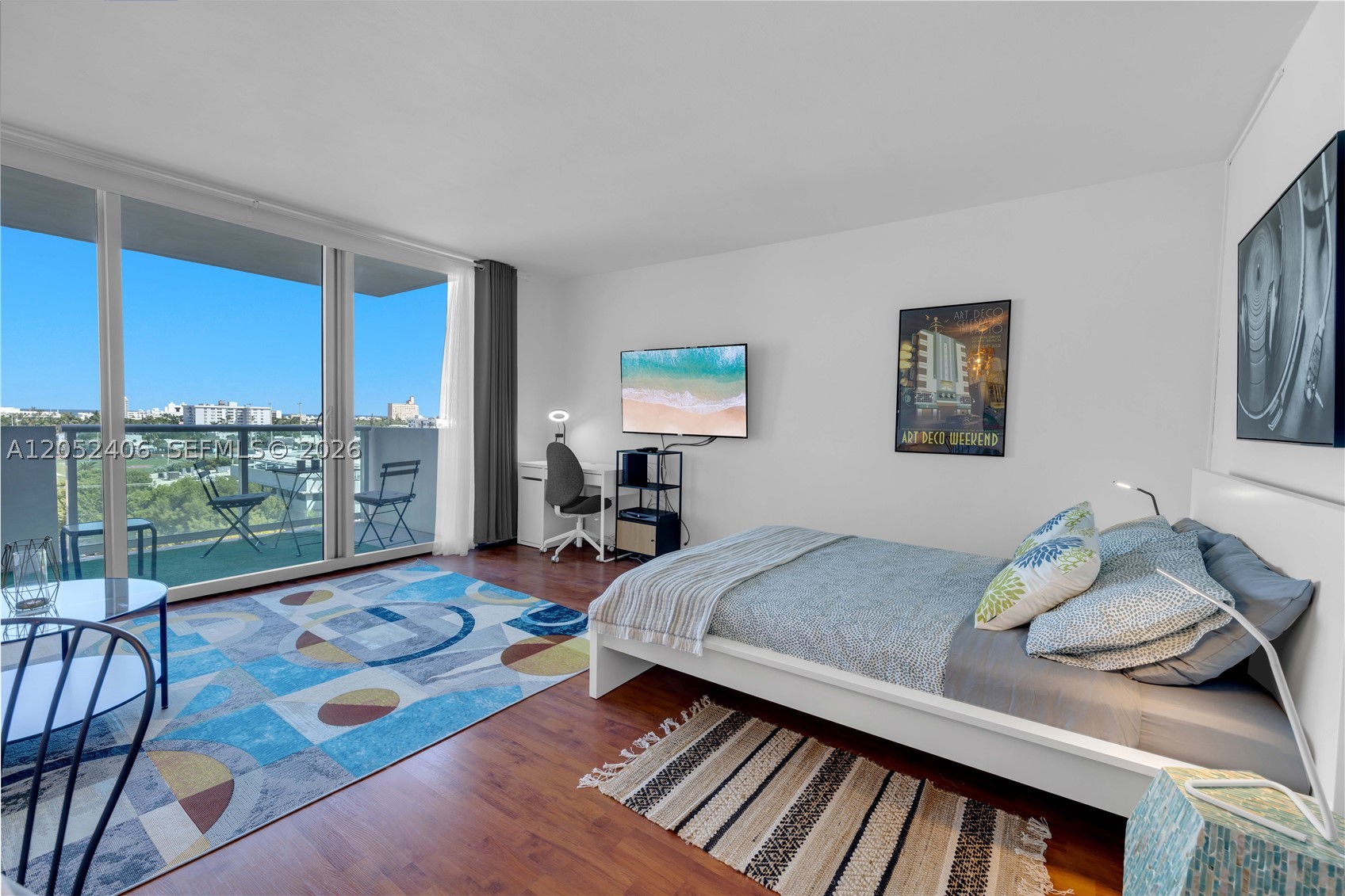 1200 West Ave #811